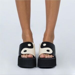 PRINCESS POLLY JONI SANDAL YIN YANG PLATFORM